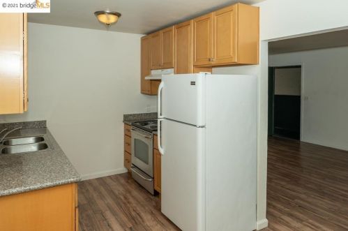 1641 Frisbie Ct, Concord, CA 94520-4229