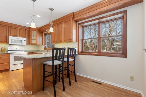 1080 Butler Dr, Bull Valley IL 60014-6927 exterior