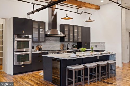 220 Prince St, Lancaster PA 17603-5878 exterior