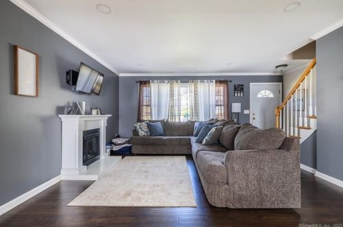 20 Robin Rd, Seymour CT 06483-3225 exterior