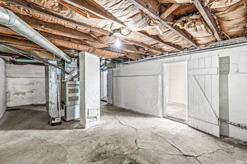 122 13 St, Mishawaka IN 46544-5313 exterior