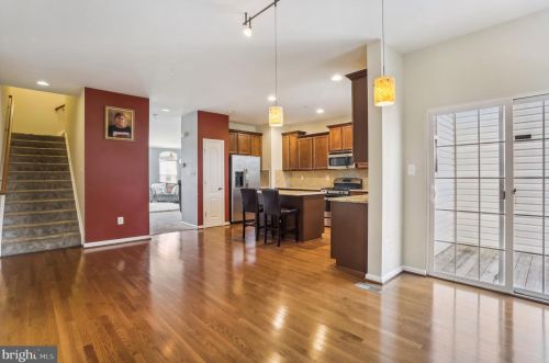 7423 Macon Dr, Glen Burnie MD 21060-8387 exterior