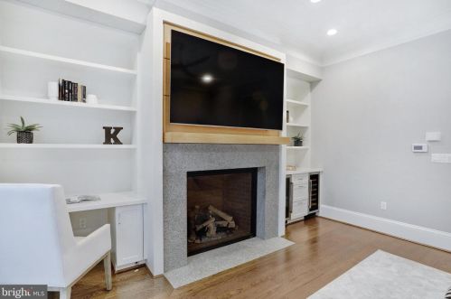 420 3rd St, Washington DC  20003-1930 exterior