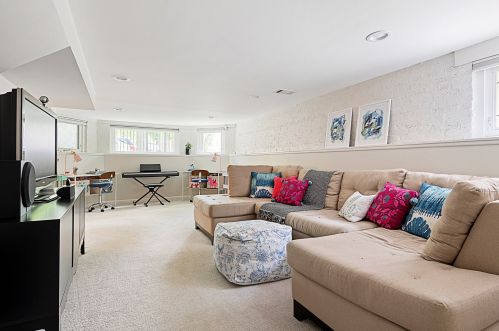 2818 Albany Ave, Chicago IL 60618-7605 exterior