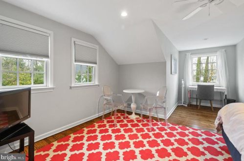 32 Evergreen Cir, Princeton NJ 08540-4028 exterior