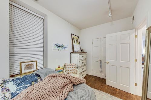 1112 Damen Ave, Chicago IL 60622 exterior