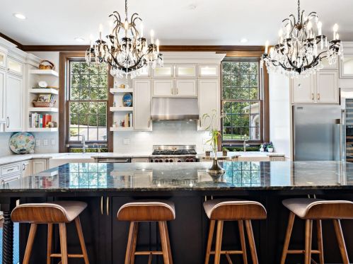 14 Overhills Dr, Saint Louis MO 63124-1532 exterior