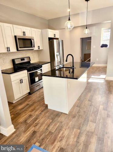 536 Duncannon Ave, Philadelphia PA  19120-3139 exterior