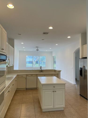 2213 Newport Is Blvd, Fort Pierce FL 34953-4378 exterior