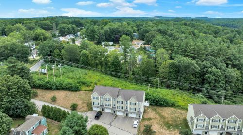 6 Townsend Dr, Dover NH 03820-6514 exterior