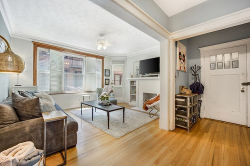 2749 Hampden Ct, Chicago, IL 60614-6289