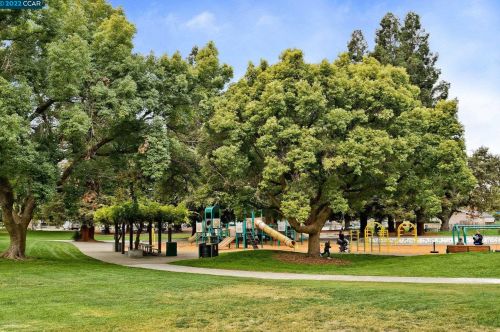 1948 Ardith Dr, Concord CA 94523-2803 exterior