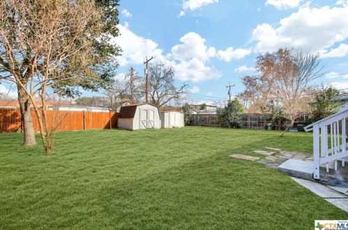 231 Savannah Dr, San Antonio TX 78213-3446 exterior