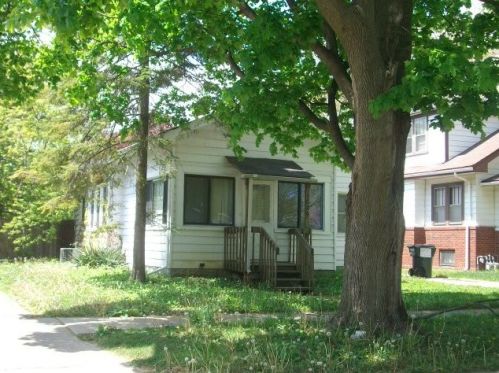 1026 Hickory St, Waukegan, IL 60085-2920