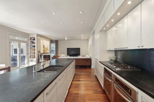 1167 Kendrick Rd, Atlanta GA 30319-2822 exterior