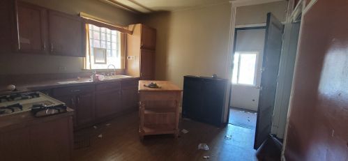 7616 Luella Ave, Chicago IL 60649-4108 exterior