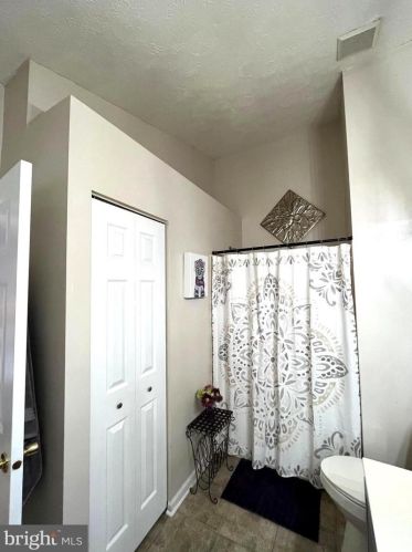 8124 Brightridge Ct, Ellicott MD 21043-6988 exterior