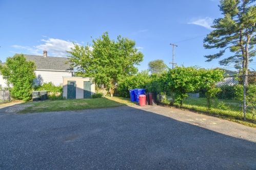 105 Lyons St, Springfield MA 01151-1610 exterior