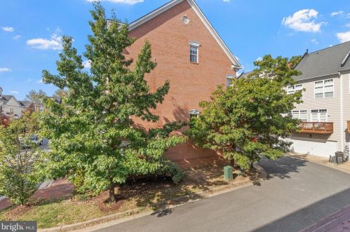 5124 Knapp Pl, Alexandria VA 22304-8637 exterior