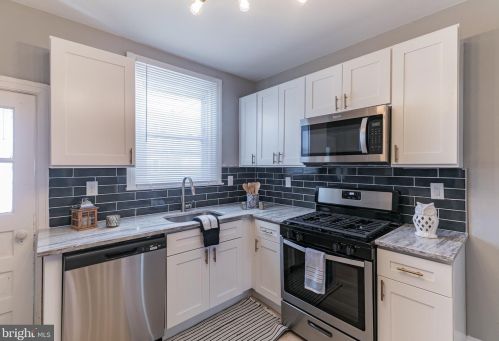 6642 17 St, Philadelphia PA 19121-0033 exterior