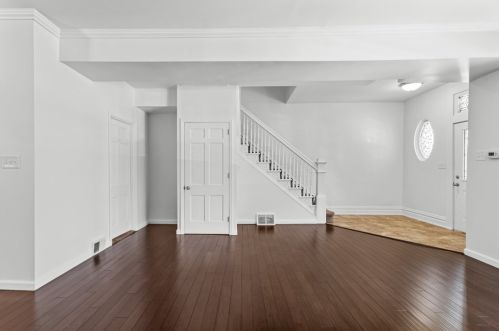 216 2nd St, Pittsburgh PA  15215-3011 exterior