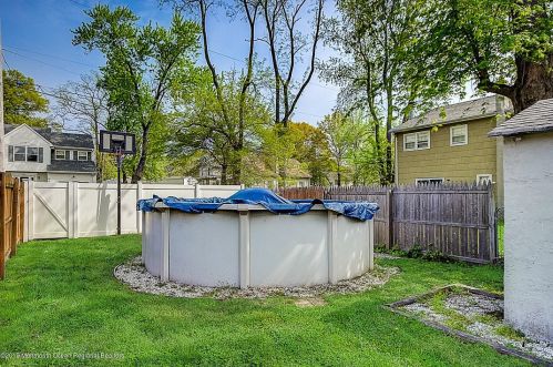 247 Frst Ave, Middletown NJ 07748-5720 exterior