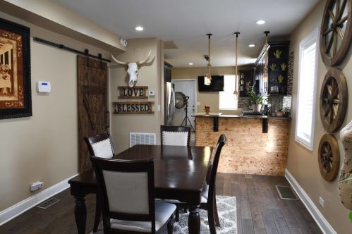 304 107th St, Chicago IL 60655-1709 exterior