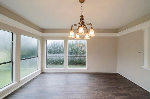 8102 Malardcrest Dr, Humble TX 77346-6127 exterior