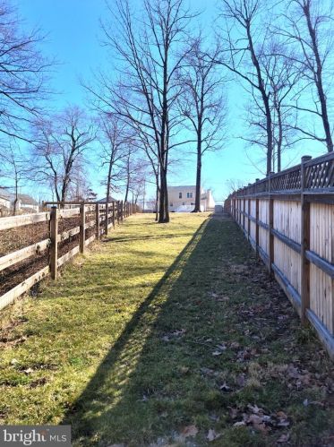 3142 Fairland Rd, Silver Spring MD 20904-1409 exterior