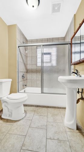 2743 Avers Ave, Chicago IL 60805-1436 exterior