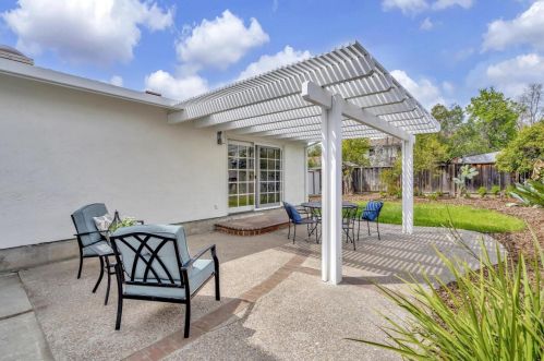 501 Crosslees Dr, San Jose CA  95111-1828 exterior