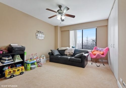 6833 Kedzie Ave, Chicago IL  60645-2897 exterior