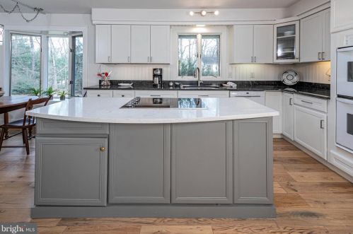 41 Manning Ln, Trenton NJ  08648-1018 exterior