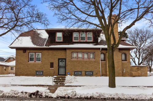 1332 Capitol Dr, Milwaukee WI  53211-1812 exterior