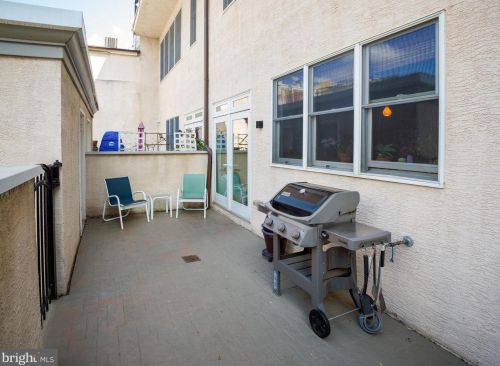 611 Catharine St, Philadelphia PA  19147-2968 exterior