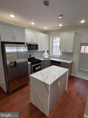 5810 Camac St, Philadelphia PA 19141-4123 exterior