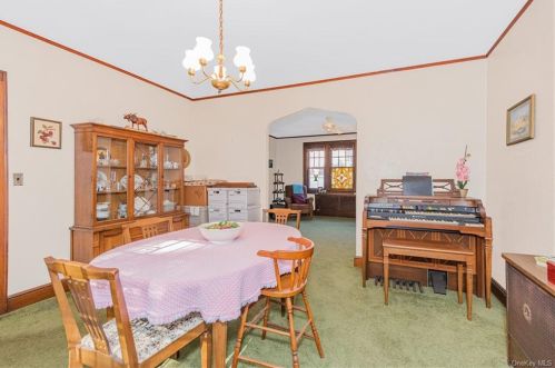 256 260th St, Bronx NY 10471-1822 exterior