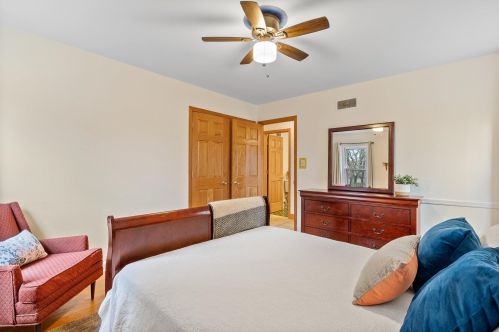 9360 Sleepy Hollow Ln, Milwaukee WI  53217-1242 exterior