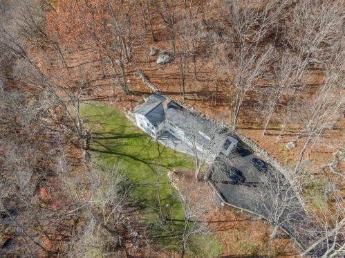 367 Chestnut Hill Rd, Wilton, CT 06897-3504