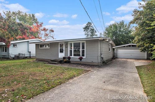 3683 Balsam Ave, Grand Rapids, MI 49525-2472