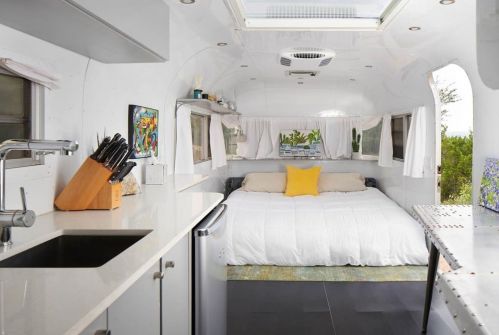 610 Crystal Crk Dr, Austin TX 78746-4728 exterior