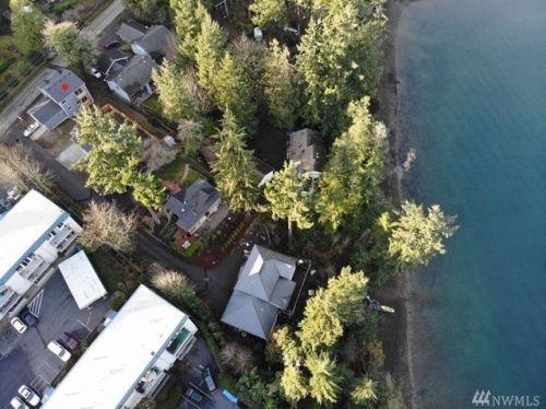 1100 Shorewood Dr, Bremerton, WA 98312-2366
