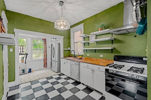 7706 Cannon St, Pittsburgh PA  15218-2109 exterior