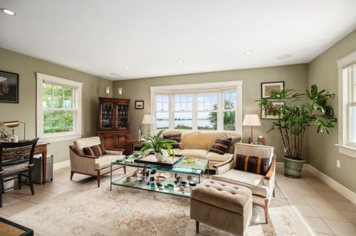 58 Eastern Pt Blvd, Gloucester MA 01930-4405 exterior