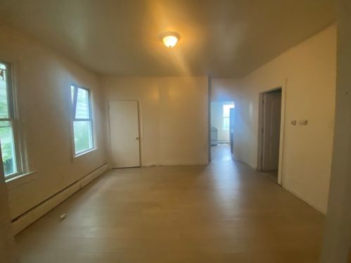 221 Meredith St, Pittsburgh PA 15210-3949 exterior