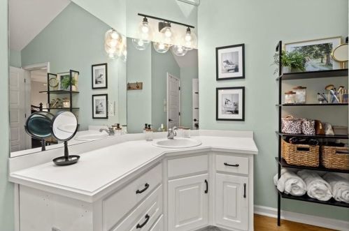 2122 Belvedere Dr, Atlanta GA  30318-1704 exterior