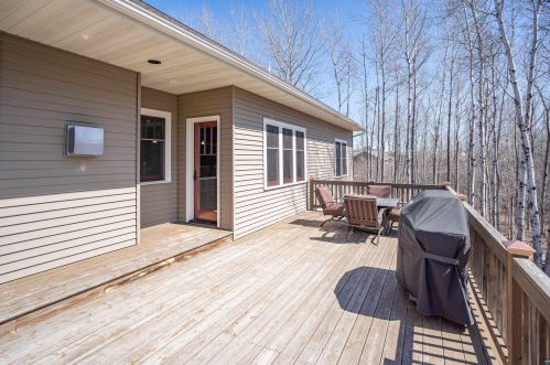 4881 Trails End Dr, Duluth MN 55811-3690 exterior