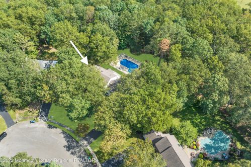 5 Dickens Ct, Jackson Twp NJ  08527-2844 exterior