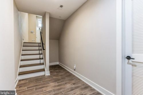 220 Fountain St, Philadelphia PA  19128-4508 exterior