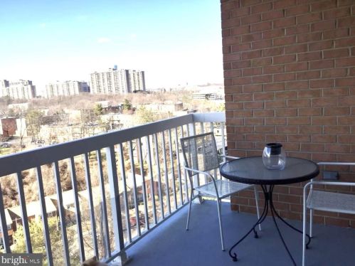 3101 Hampton Dr, Alexandria VA  22302-1513 exterior